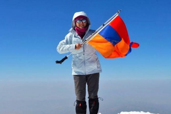 «Արմենպրես»-ի մարզական լրագրողը հասել է Արարատի գագաթ