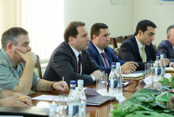 ՀՀ ՊՆ-ում քննարկվել են «Մատչելի բնակարան զինծառայողներին» հիփոթեքային ծրագրի մանրամասները