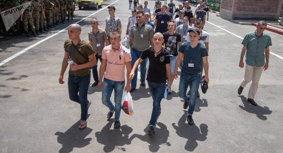 Нужно больше времени: правительство Армении продлило сроки летнего призыва