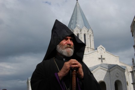 Паргев Србазан ответил тер-петросяновскому члену