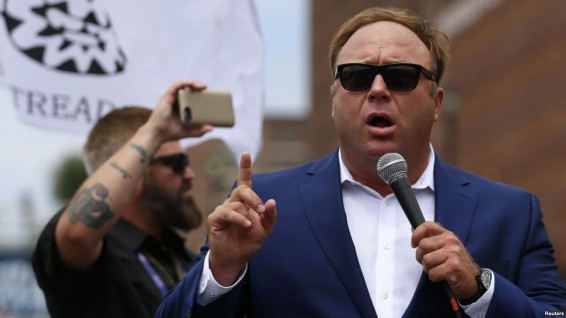 Facebook и Apple удаляют контент InfoWars