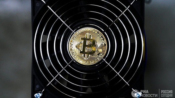 Курс самой популярной в мире криптовалюты – биткоина – прекратил падение