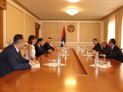 Бако Саакян принял делегацию Всеармянского фонда «Айастан»
