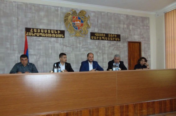 Արայիկ Հարությունյանը Վայոց ձորի մարզպետարանում խորհրդակցություն է անցկացրել
