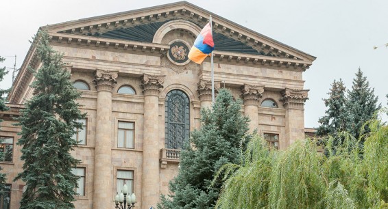 Командно-штабные учения: парламент Армении решил объявить войну