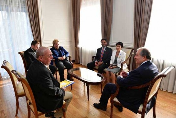 Արմեն Սարգսյանը հյուրընկալել է «Վարդանանց ասպետներ» կազմակերպության ղեկավարությանը