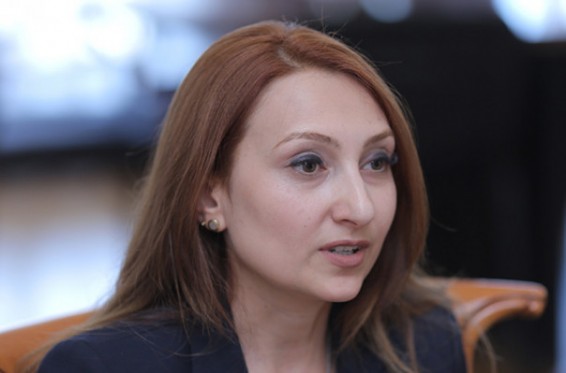 Խնդիրը ոչ թե լուսանկարվելն է, այլ ցույց տալը, որ նոր Հայաստանում հանրային գործիչների ու քաղաքացիների մեջ դիստանցիա չկա. Լ. Մակունցը՝ «սելֆիի ժամի» մասին