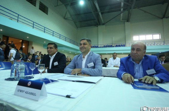 Հայաստանի ֆուտբոլի ֆեդերացիան նախագահ և գործկոմի կազմ է ընտրում. Վանեցյանը վստահեցնում է, որ ԱԱԾ-ում իր աշխատանքը չի տուժելու. ուղիղ