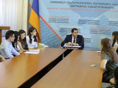 Պետք է կոտրենք բոլոր կարծրատիպերը. նախարար Սուրեն Պապիկյանը՝ երիտասարդներին