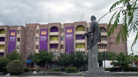 Էջմիածնի քաղաքապետի պաշտոնի համար առաջադրվել է 14 թեկնածու