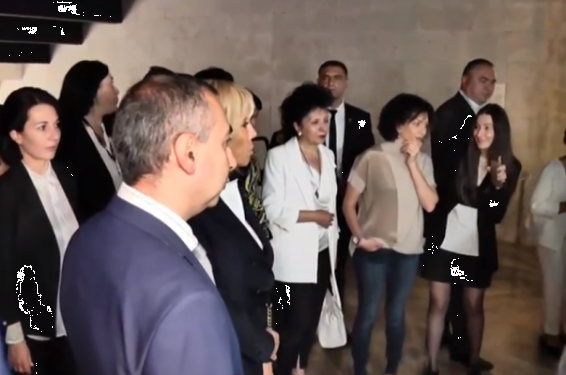 Աննա Հակոբյանն ու Բրիջիթ Մակրոնը շրջում են Երևանի թանգարաններում