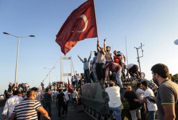 Թուրքիայում ռազմական հեղաշրջման փորձը ԵՄ–ին ճամփաբաժանի առաջ է կանգնեցրել