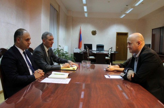 Գյուղատնտեսության նախարարի պաշտոնակատարն ու ՀՀ-ում ՎԶԵԲ-ի ղեկավարը քննարկել են օտարերկրյա ներդրումների մասին հարցեր