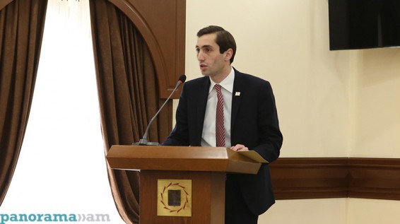 Давид Хажакян: У мэра Еревана больше заместителей, чем у премьера Армении