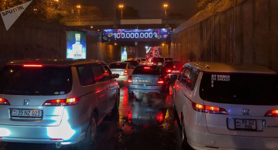 В Ереване впервые применили эффективный метод борьбы с пробками