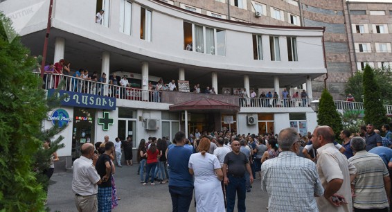 И. о. главы Минздрава не будет требовать ареста свата Сержа Саргсяна