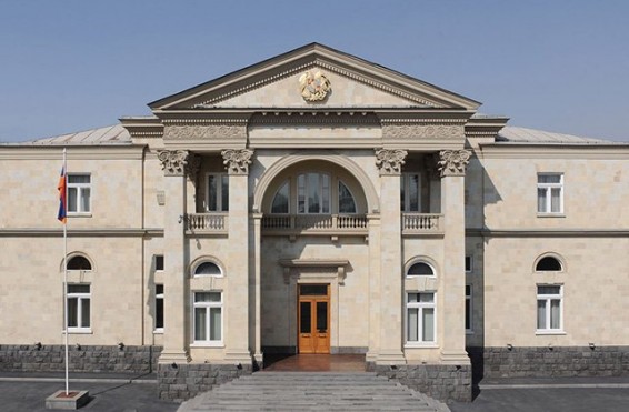 Կառավարությունն առաջարկում է նախագահի նստավայրը տեղափոխել Բաղրամյան 26, վարչապետինը՝ Կառավարության տուն