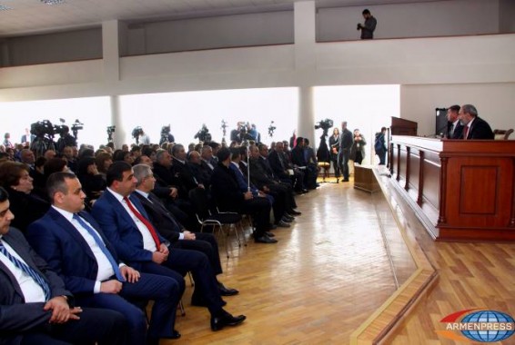 Նիկոլ Փաշինյանը որպես սեփական ջանքերով բարեկեցության հասնելու օրինակ ներկայացրեց Գեղամասար համայնքի ղեկավարին