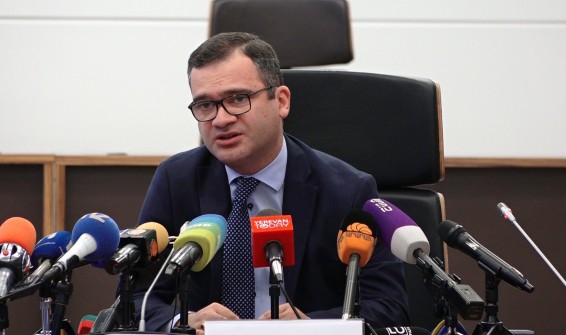 После ввода в оборот новых банкнот в Армении, старые останутся в обороте