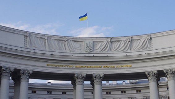 Украина потребовала от России вернуть корабли и компенсировать «убытки»