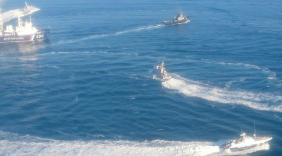 Что стоит за провокацией украинских кораблей в Черном море