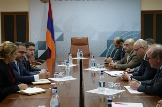 Տնօրենների հայկական ինստիտուտի խորհրդի անդամներն ու Տիգրան Խաչատրյանը քննարկել են կորպորատիվ կառավարման զարգացման հիմնախնդիրները