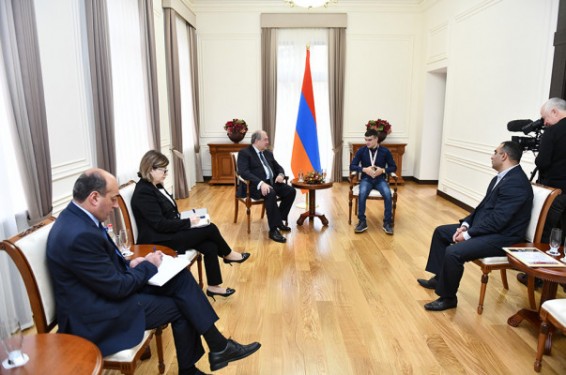«Շատ կարևոր է, որ դու ունես նպատակ». նախագահը հյուրընկալել է ուժային եռամարտի Եվրոպայի բաց առաջնության հաղթող ճանաչված Գևորգ Աֆրիկյանին
