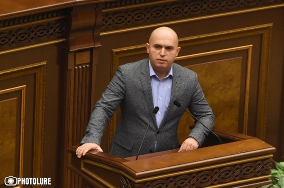 Ашотян раскритиковал проект оптимизации правительства Пашиняна