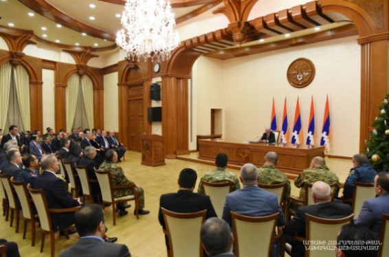 Բակո Սահակյանը պարգևատրել է արցախցի մի խումբ մարզիկների և մարզիչների