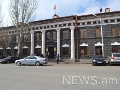 «3 քաղաքացի բռունցքներով հարվածել են սեղանին». արտակարգ դեպք Շիրակի մարզպետի աշխատասենյակում