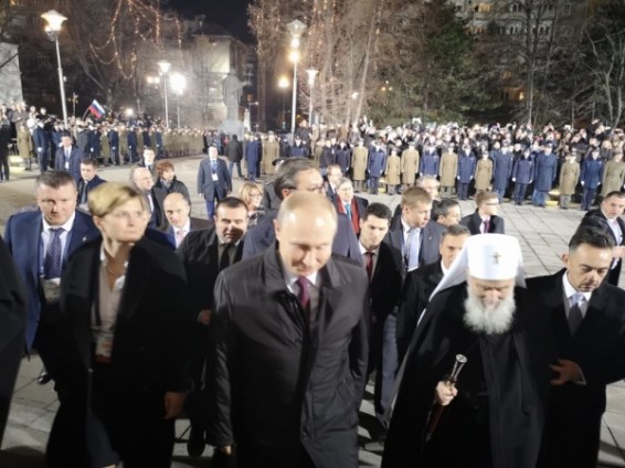 Путин поблагодарил сербов за дружбу