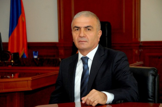 Սյունիքի մարզպետը մեկ օրում երկու անգամ դրամական պարգևատրմամբ ինքն իրեն խրախուսել է. asparez.am