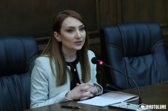 Եթե կարծում ենք՝ պետք է սահմանափակել պարգևավճարները, ղեկավար մարմինը չպետք է իրեն պարգևատրի, ապա պետք է հանել օրենքից այդ դրույթը. Լ. Մակունց
