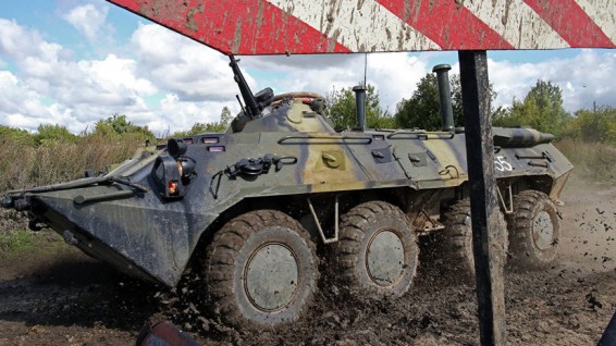 Трое российских военных в Абхазии погибли при падении БТР в ущелье