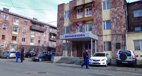 В Армении ограбили директора компании: из сейфа похищены оружие и золото