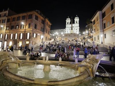 Հռոմի իշխանությունները կազմելու են մոլի զբոսաշրջիկների սեւ ցուցակ