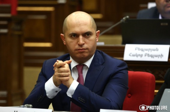 Պետք է պատրաստ լինել, որ նման տեմպերով գալիք գարնան բույրը կարող է շաղախված լինել նաև վառոդով. Արմեն Աշոտյան