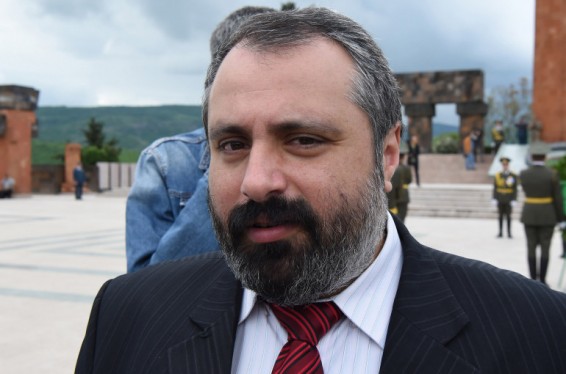 Որևէ մեկը չի կարող լինել օրենքից բարձր. Արցախի իշխանությունները չեն խոչընդոտում սահմանադրական փոփոխություններ իրականացնելու ստորագրահավաքին. Դ. Բաբայան