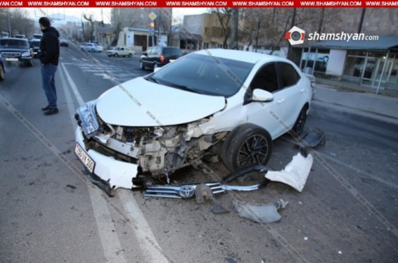 Ավտովթար Կոտայքի մարզում. Աբովյանի զինկոմիսարիատի դիմաց բախվել են Toyota Corolla-ն և Nissan-ը. shamshyan.com