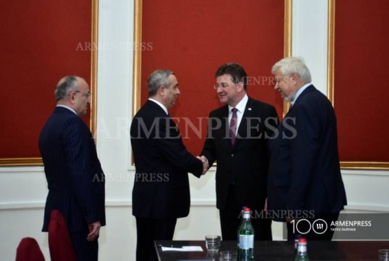 Глава МИД Арцаха представил действующему председателю ОБСЕ ситуацию на линии соприкосновения
