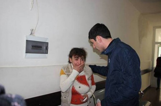 Արարատի մարզպետը այցելել է Մասիսում մեքենայի հրդեհի հետևանքով այրվածքներ ստացած 12-ամյա երեխային