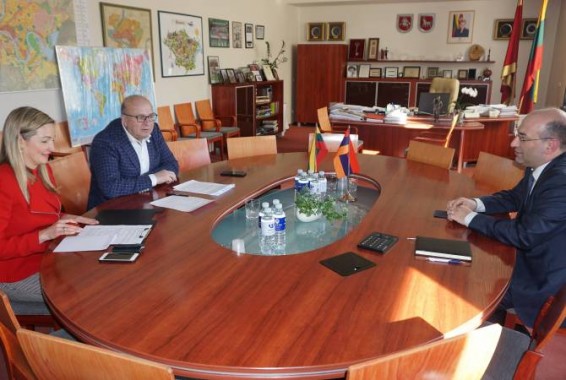 Դեսպան Մկրտչյանը Կաունասի քաղաքապետին առաջարկել է համագործակցություն հաստատել ՀՀ խոշոր քաղաքներից մեկի հետ