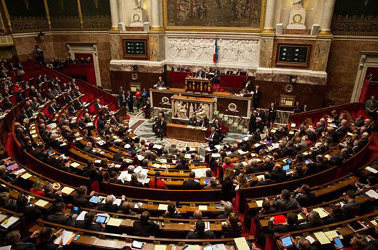 Ֆրանսիայի ղեկավարության երեք անդամներ հրաժարվել են իրենց պաշտոններից