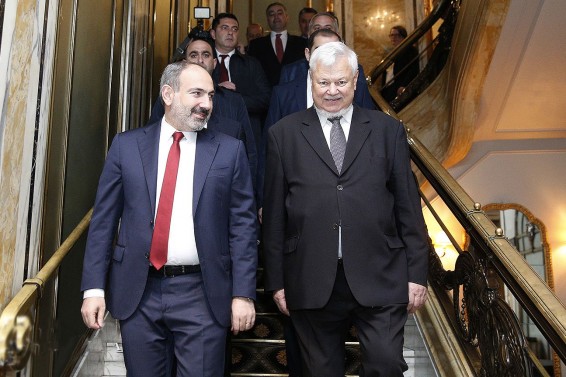 Հանդիպումը նորմալ է անցել. Փաշինյան