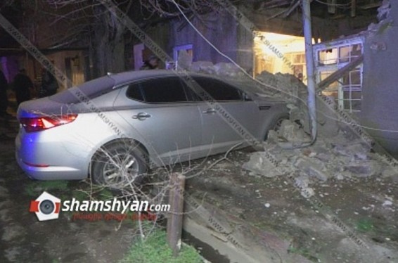 Երևանում վարորդը մեքենայով մխրճվել է տան մեջ. կան տուժածներ