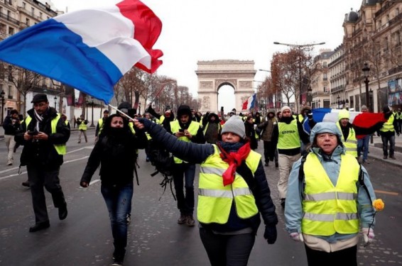 Փարիզում հարյուրավոր մարդիկ միացել են «Դեղին բաճկոնների» հերթական ցույցին
