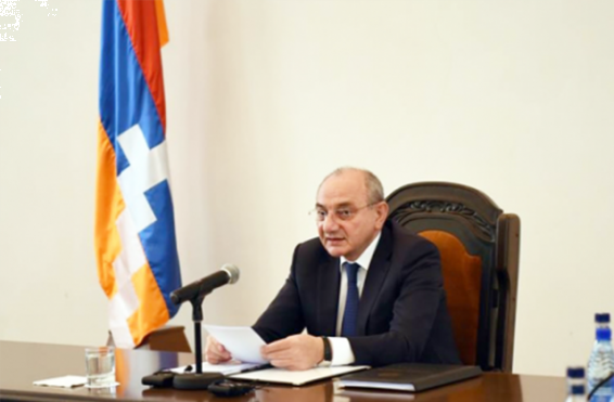 Բակո Սահակյանը ստորագրել է մի շարք օրենքներ