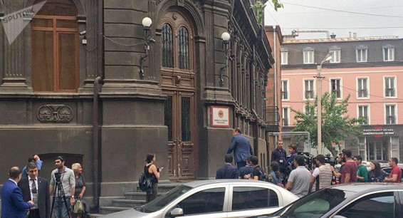 Серж Саргсян проводит встречи в офисе РПА - СМИ