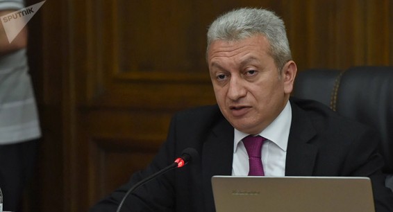 Премьер Армении должен отправить вас в отставку: Марукян – главе Минфина