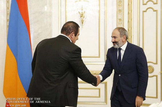 Կառուցողական, բարեկամական զրույց է եղել. Վլադիմիր Կարապետյանը՝ Փաշինյան-Ծառուկյան հանդիպման մասին